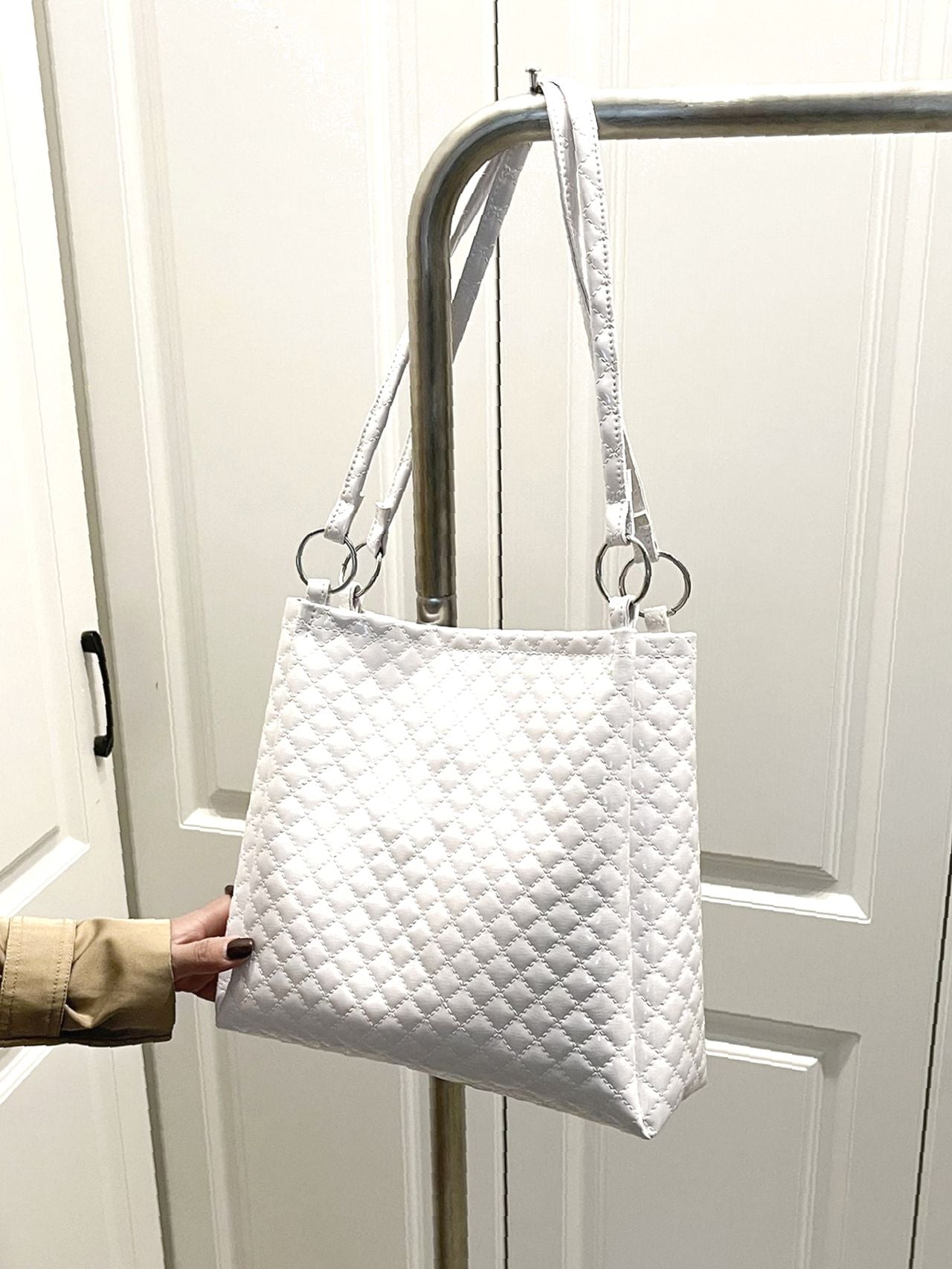 Futurecen - Quilted Ring Linked Shoulder Tote Bag  - Women Tote Bags