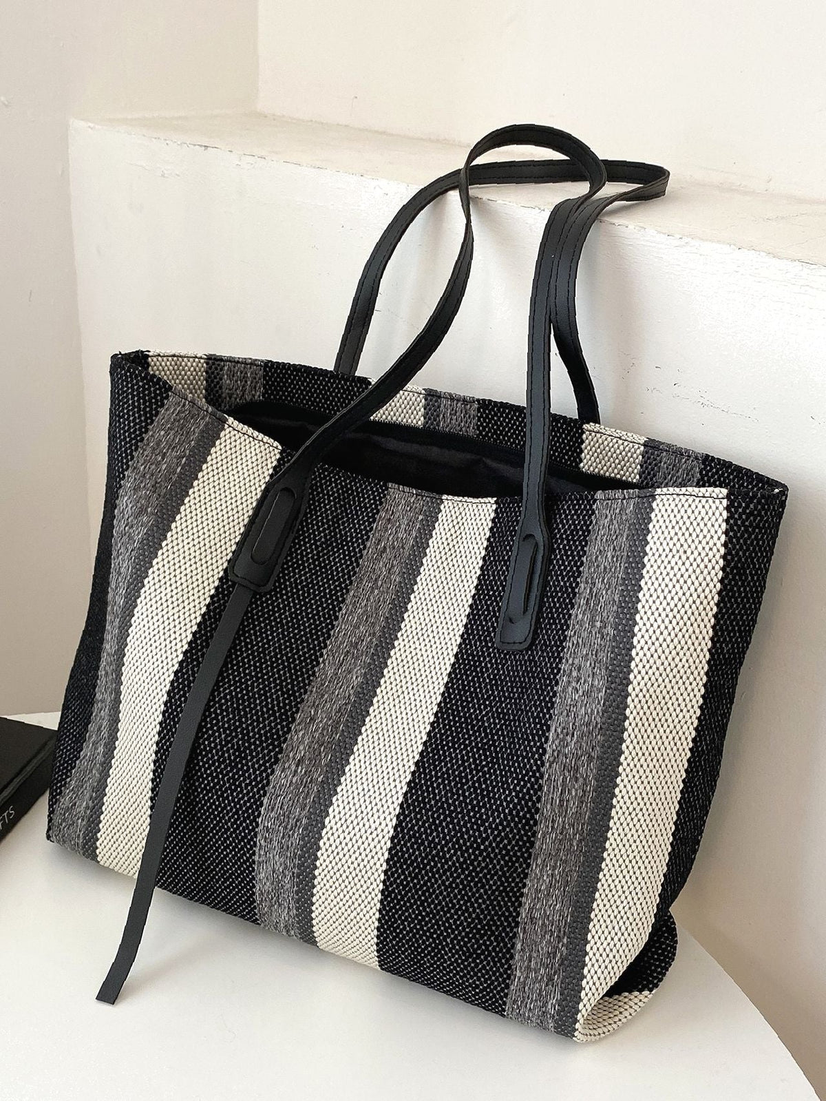 Futurecen - Striped Pattern Shoulder Tote Bag  - Women Tote Bags