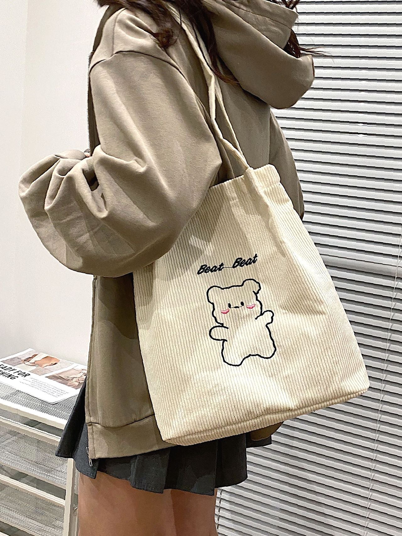 Futurecen - Cartoon Bear Graphic Shoulder Tote Bag  - Women Tote Bags