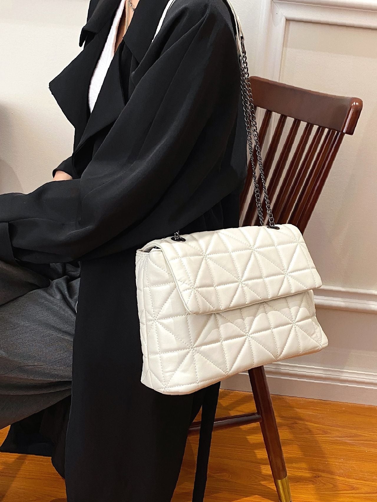 Futurecen - Quilted Flap Chain Square Bag  - Women Tote Bags