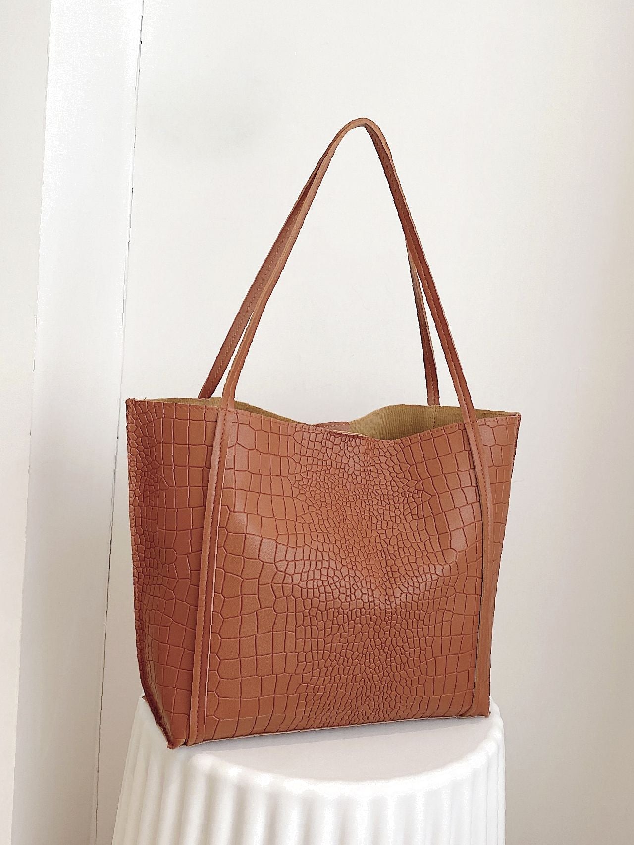 Futurecen - Crocodile Embossed Tote Bag with Inner Pouch  - Women Tote Bags