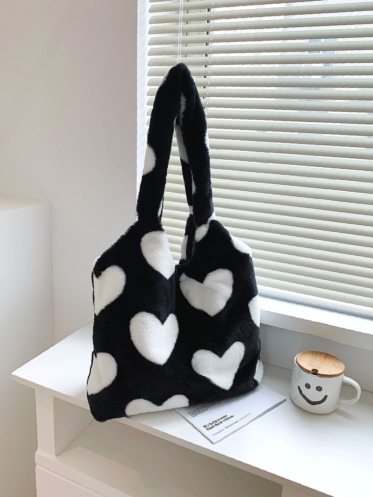 Futurecen - Heart Graphic Fluffy Tote Bag  - Women Tote Bags