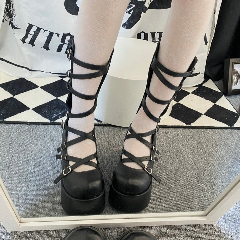 ♡ Goth Doll ♡ - Dolly Platform Shoes