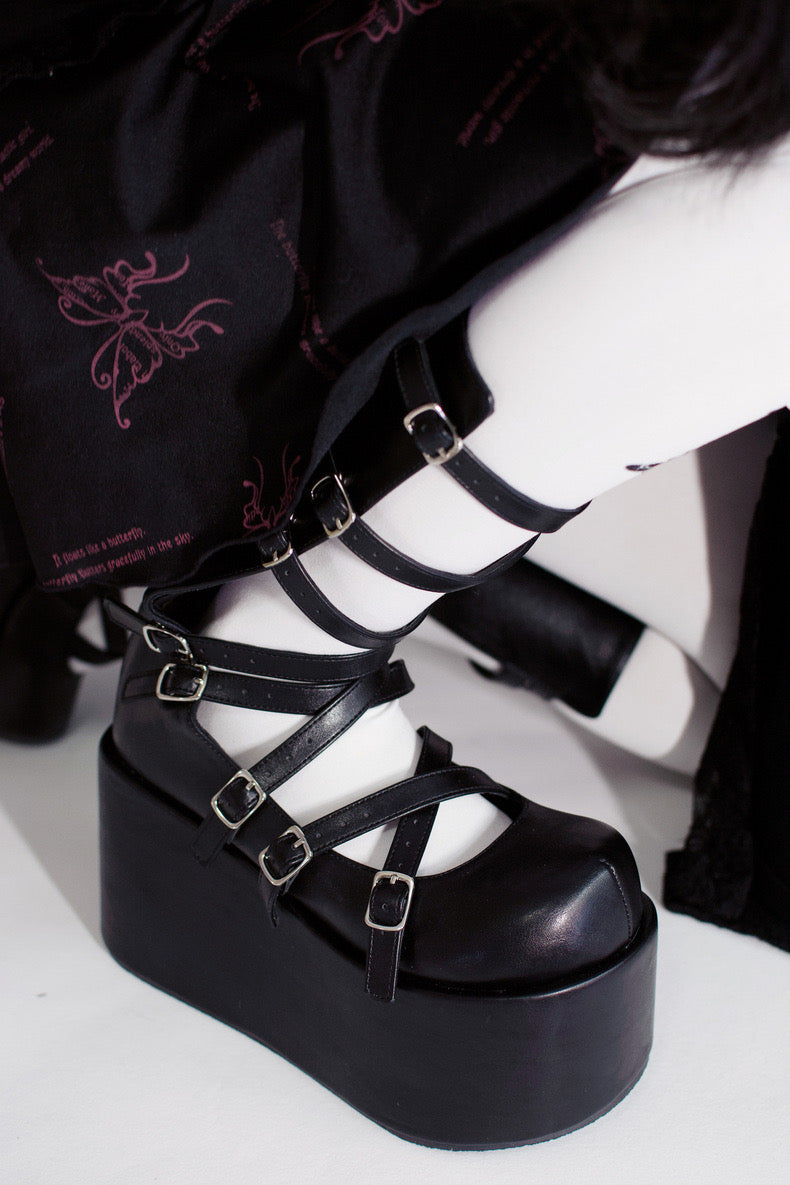 ♡ Goth Doll ♡ - Dolly Platform Shoes