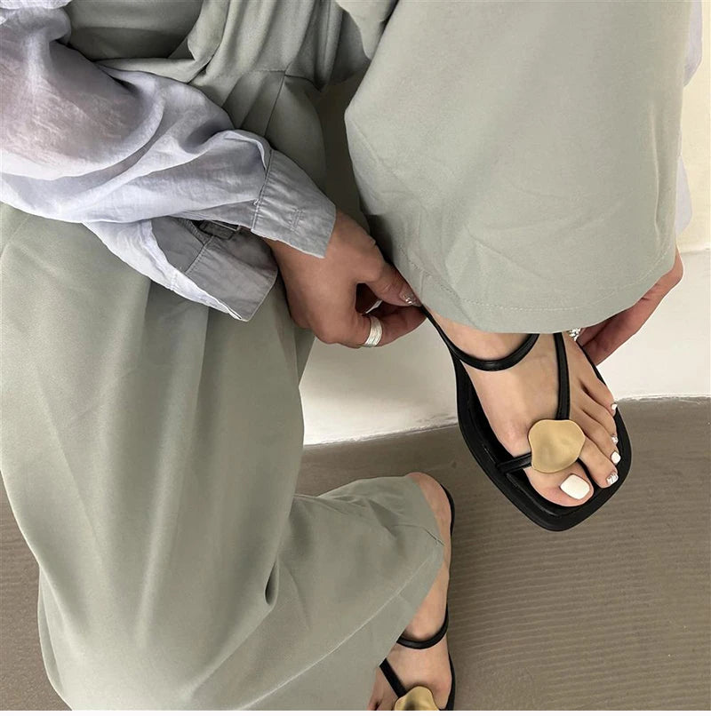 Futurecen Summer Narrow Band Women Slipper Fashion Metal Decoration Low Heel Slip On Ladies Elegant Slides Casual Outdoor Beach Flip Flop