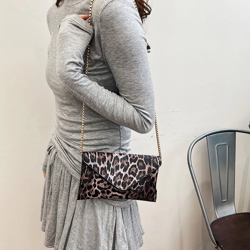 Futurecen  -  Leopard print Chain Crossbody Bag PU Leather Shoulder Side Bags for Women New Clutch Mobile Phone Purses Ladies Fashion Handbags