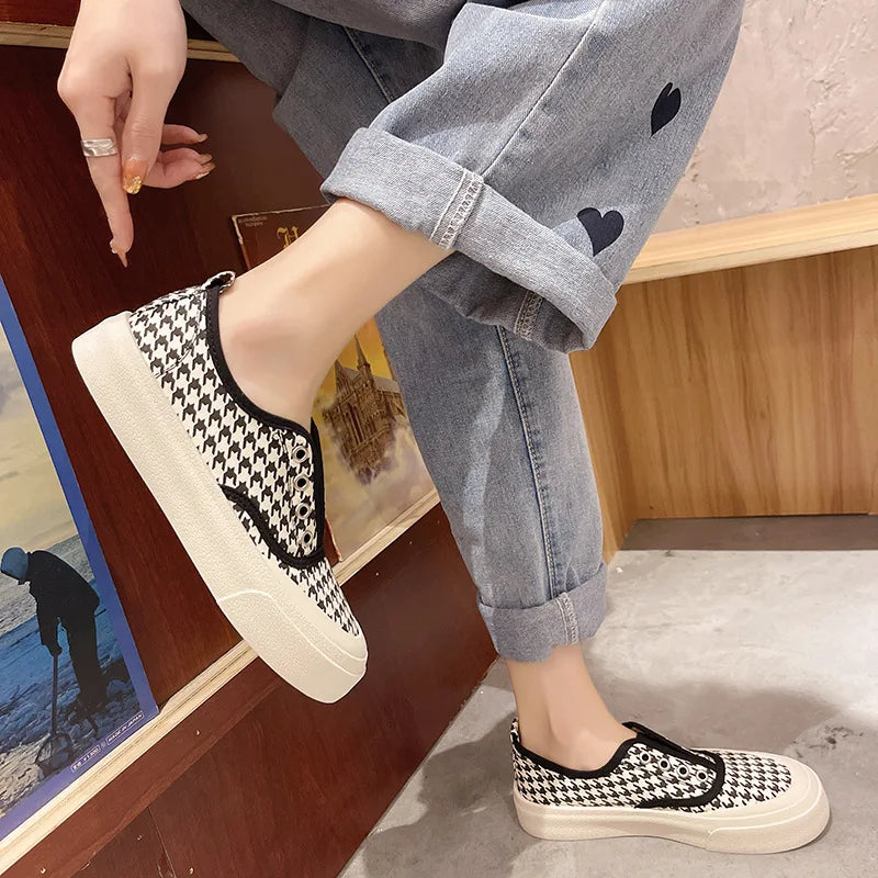 Canvas Shoes Women New Fashion Sneakers Leopard Print Slip-on Woman Vulcanized  Flat Casual Loafers Ladies