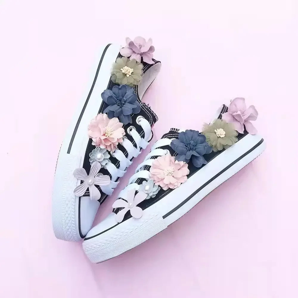 Futurecen  -  Women's Sports Shoes High-top Canvas Shoes Sweet Lace-up Shoes for Women White / Black Flowers Student Pretty Fairy Sneakers