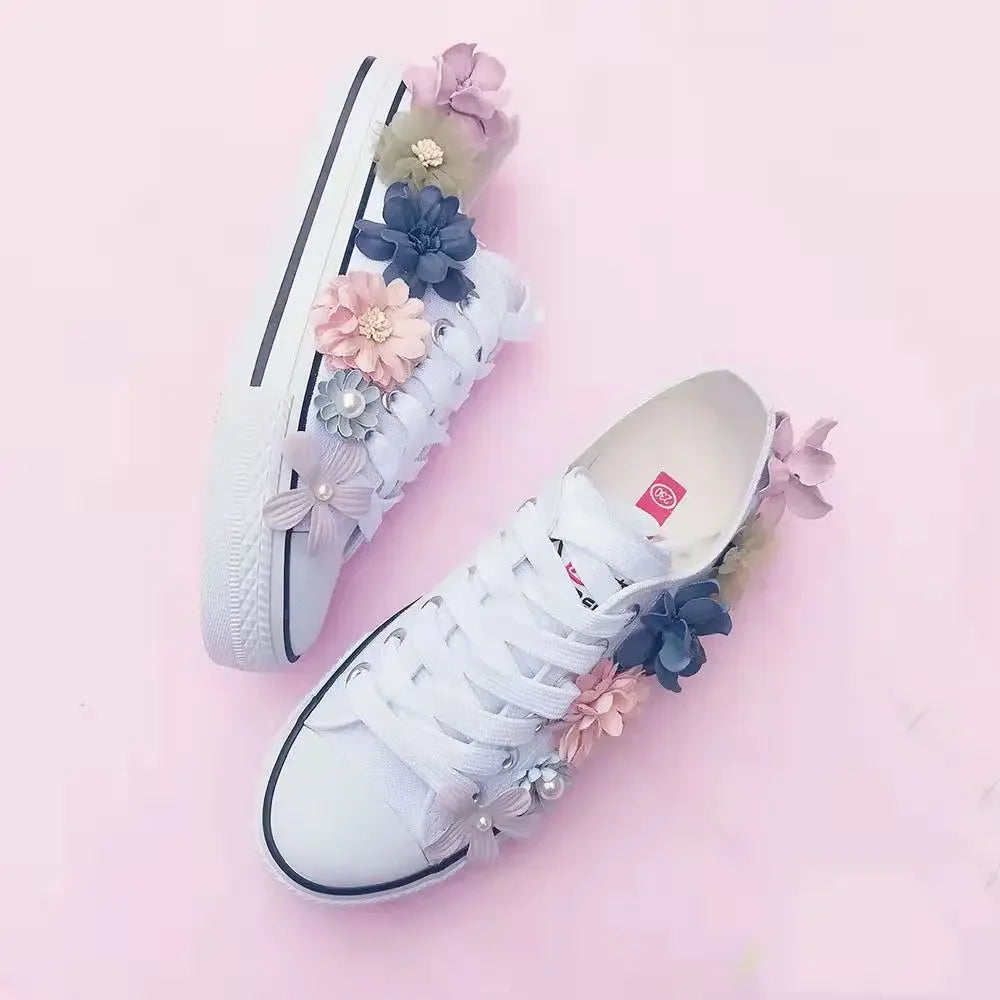 Futurecen  -  Women's Sports Shoes High-top Canvas Shoes Sweet Lace-up Shoes for Women White / Black Flowers Student Pretty Fairy Sneakers