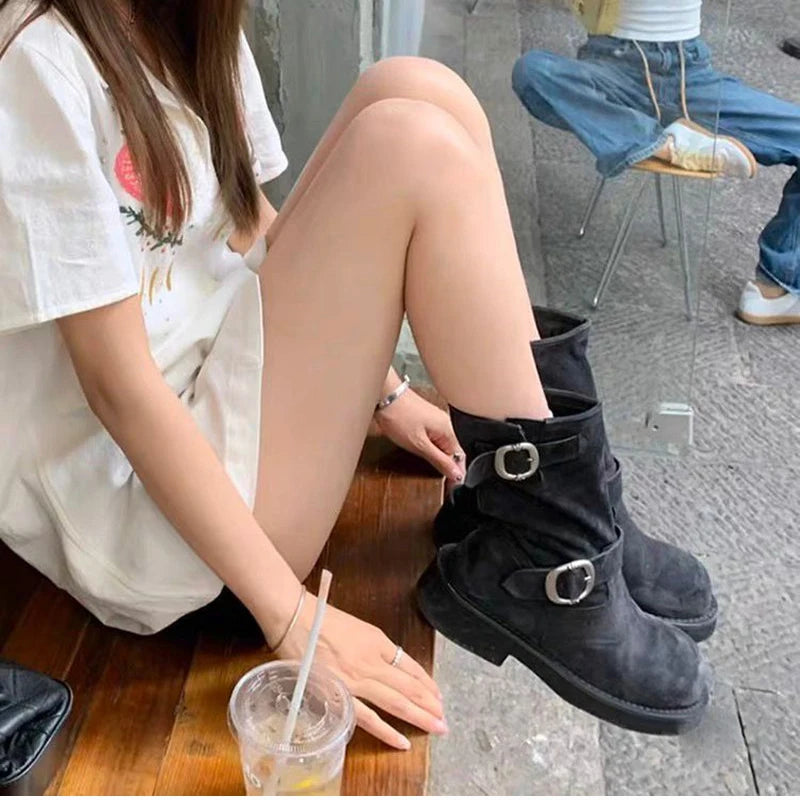 Futurecen Retro Style Women Motorcycle Boots Fashion Metal Buckle Platform Heel Short Booties Winter Comfort Women's Footwear