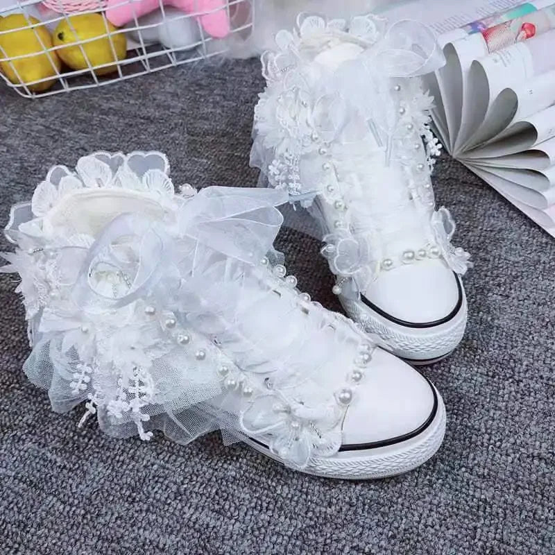 Futurecen  -  Women's Sports Shoes High-top Canvas Shoes Sweet Lace-up Shoes for Women White / Black Flowers Student Pretty Fairy Sneakers