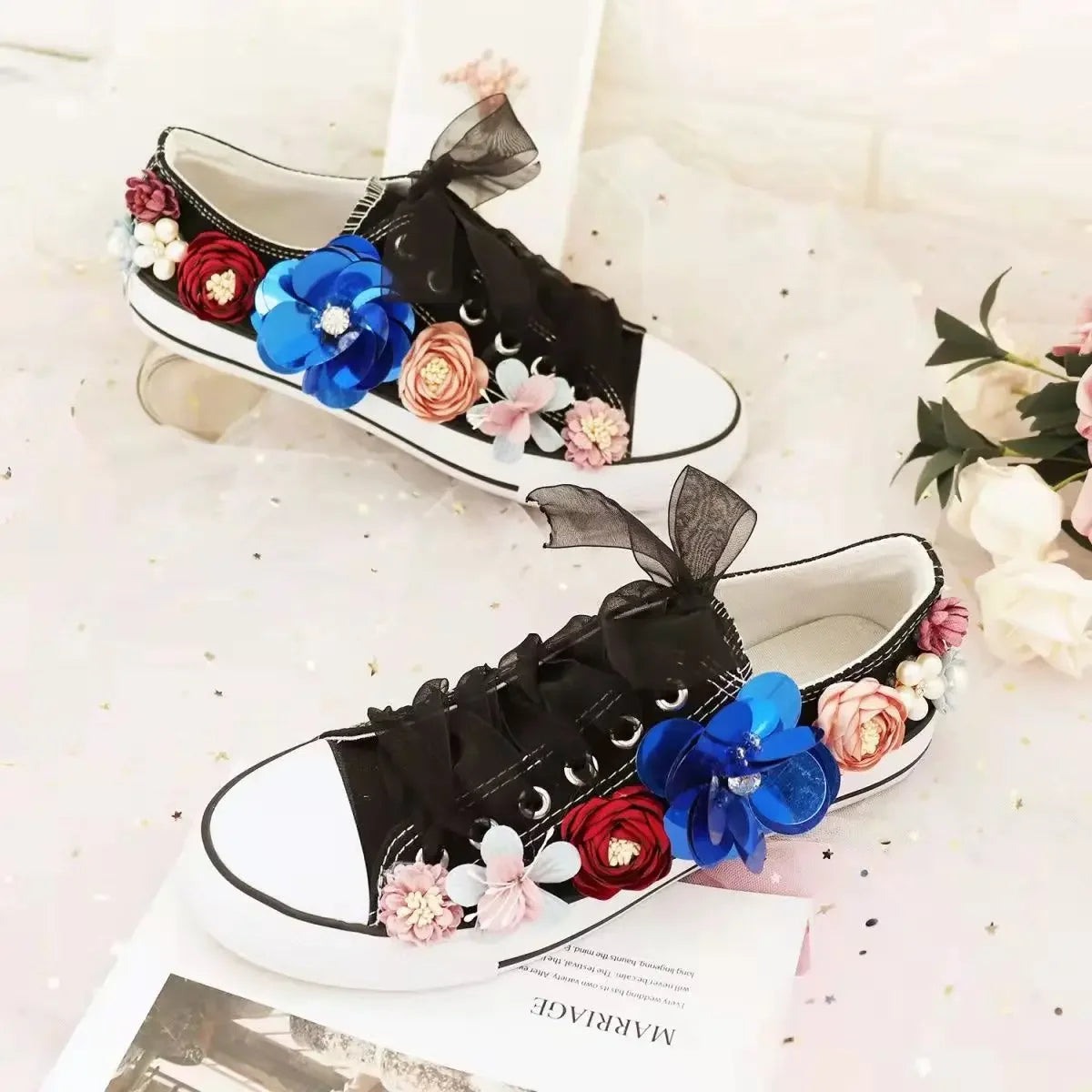 Futurecen  -  Women's Sports Shoes High-top Canvas Shoes Sweet Lace-up Shoes for Women White / Black Flowers Student Pretty Fairy Sneakers