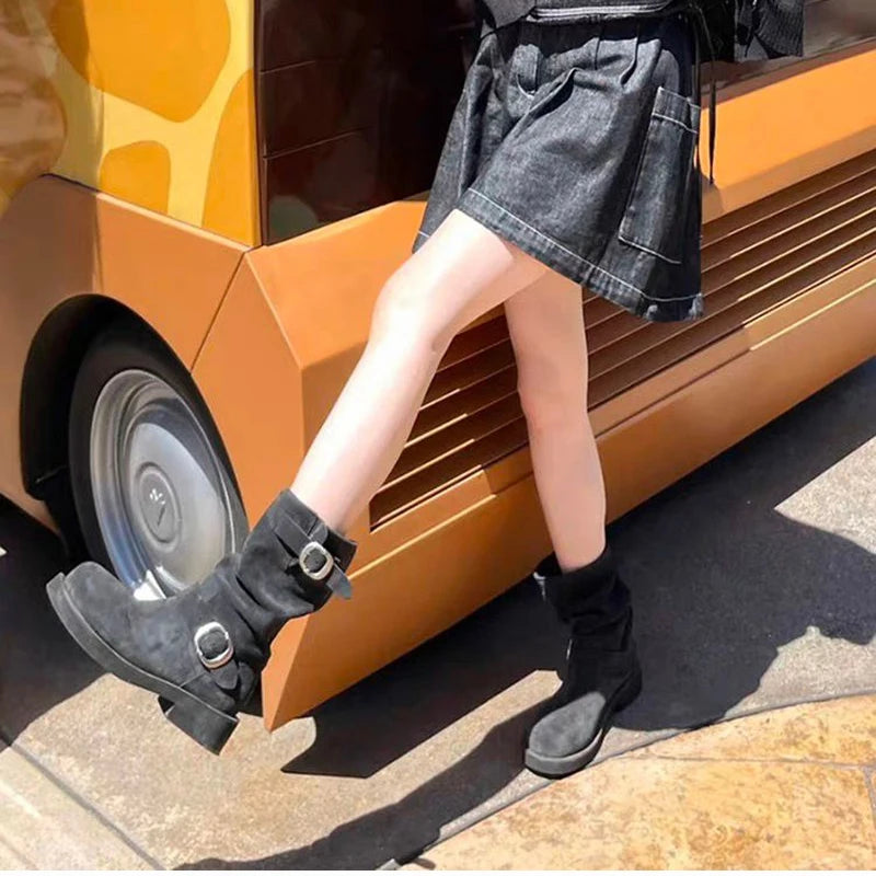 Futurecen Retro Style Women Motorcycle Boots Fashion Metal Buckle Platform Heel Short Booties Winter Comfort Women's Footwear