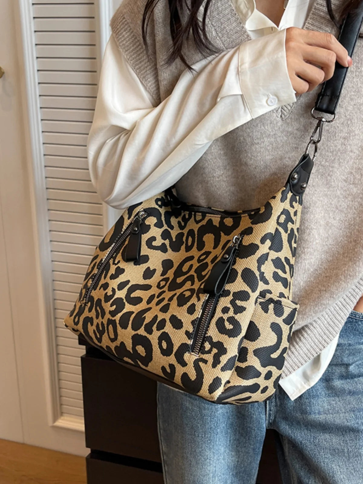 Futurecen  -  Fashion Leopard Print Large Capacity Bag New Women's Bag Versatile Crossbody Bag One Shoulder Underarm Bag Tote Bucket Bag