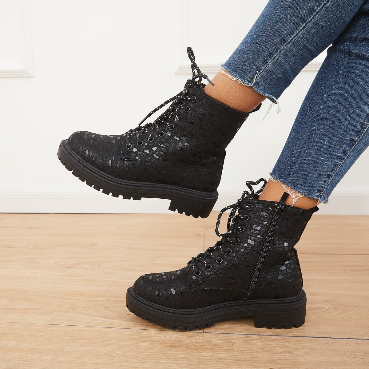 Womens Lace-up Front Boots Leather Boots Low Heel Ankle Boots