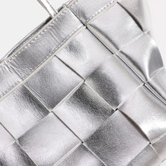 Trendy Metallic Woven Handle Bucket Bags