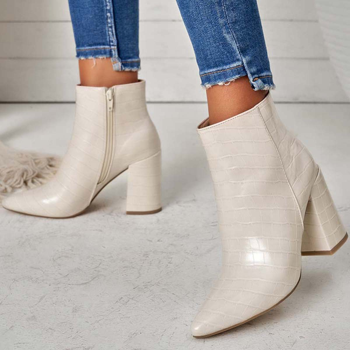 Women Fashion Pointed Toe Ankle Boots Side Zipper Chunky Heel Booties