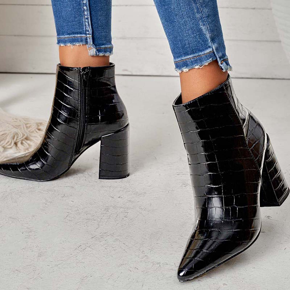 Women Fashion Pointed Toe Ankle Boots Side Zipper Chunky Heel Booties